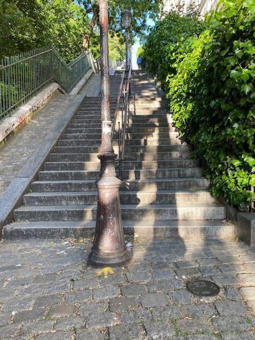 パリMontmartre Joli 2 Pieces Au Pied Du Sacre Coeurアパートメント エクステリア 写真